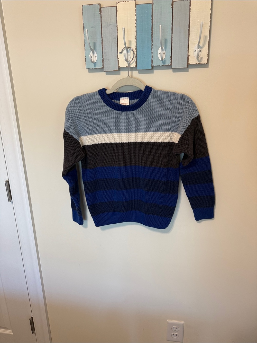 Hanna Andersson Boys Color-block Crewneck Sweater in Navy, Brown, Gray / Size 8